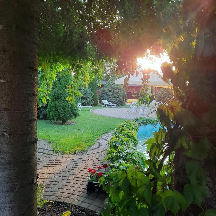 Gasthof Laci Betyár Hajdúszoboszló Esterno foto