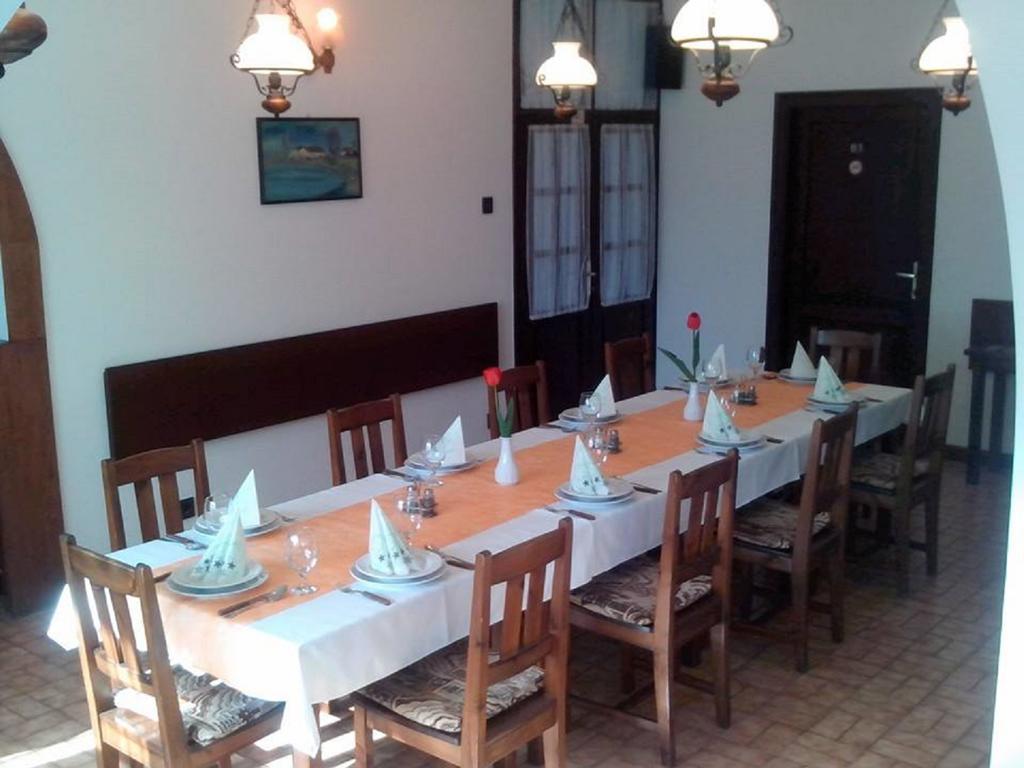 Gasthof Laci Betyár Hajdúszoboszló Esterno foto