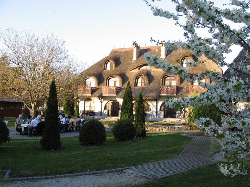 Gasthof Laci Betyár Hajdúszoboszló Esterno foto