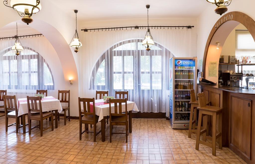Gasthof Laci Betyár Hajdúszoboszló Esterno foto